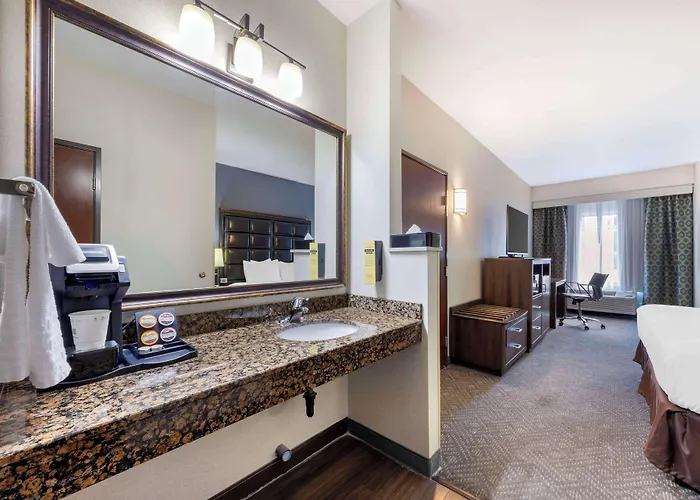 Best Western Plus Northwind Inn & Suites